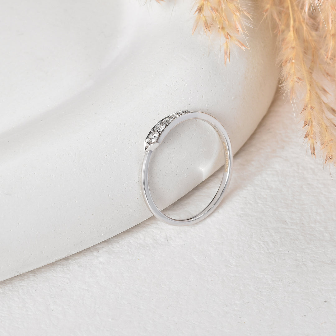 Minimalist Arrow Tip Diamond Band