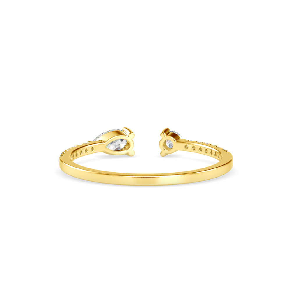 Sleek Shimmery Diamond Ring