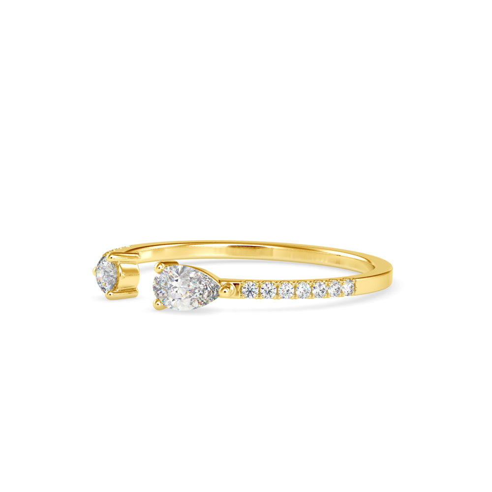 Sleek Shimmery Diamond Ring