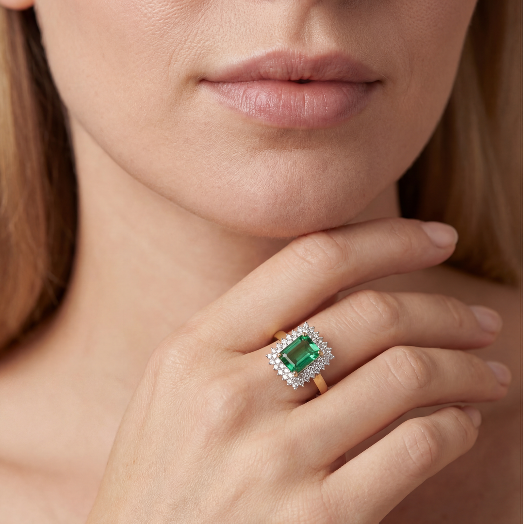 18kt Yellow Gold Emerald Green Colored Gemstone Antique Style Lab Grown Diamond Ring